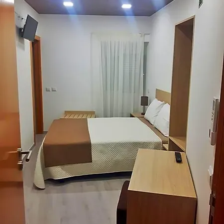 Fonte D' Amandos Bed and Breakfast 3*